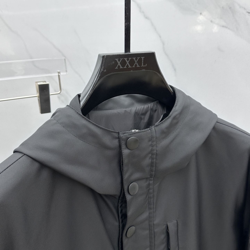 Pra*a outwear